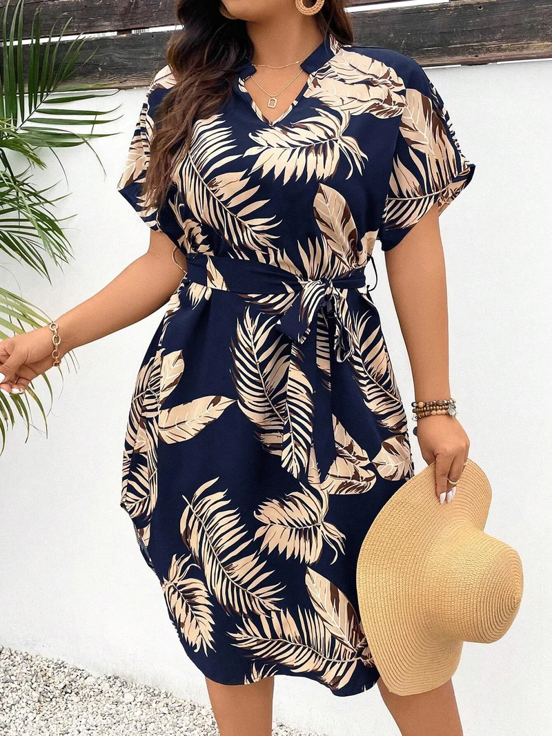 Lily-Übergröße Kleid mit Fledermausärmeln und Blätterdruck