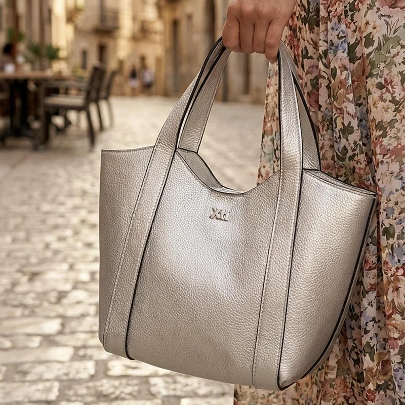 XTI Handbag With Removable Internal Zip Bag - XTI44001 / 330 465 - Silver