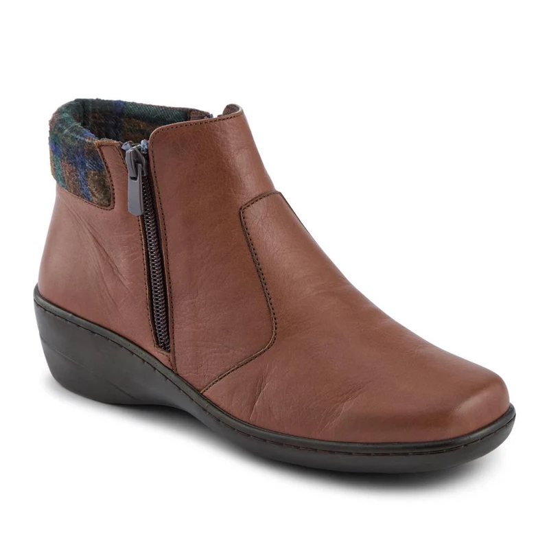 Wide-Fit Leather Lightweight Ankle Boots - LUCK42000 / 328 506