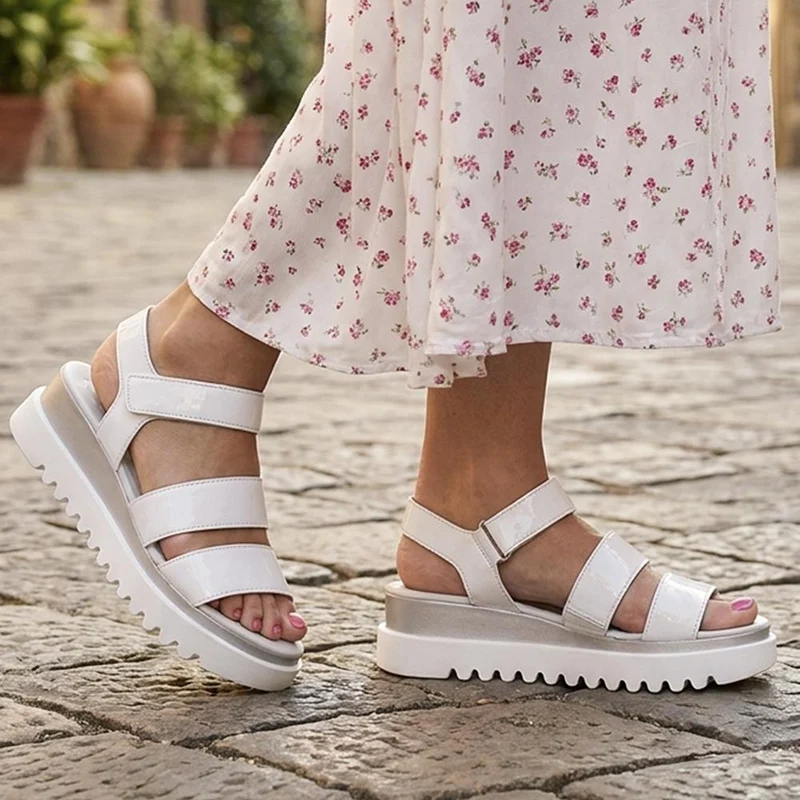 Gabor Adjustable Fasten Grippy Sandals - GABC43514 / 330 412 - White