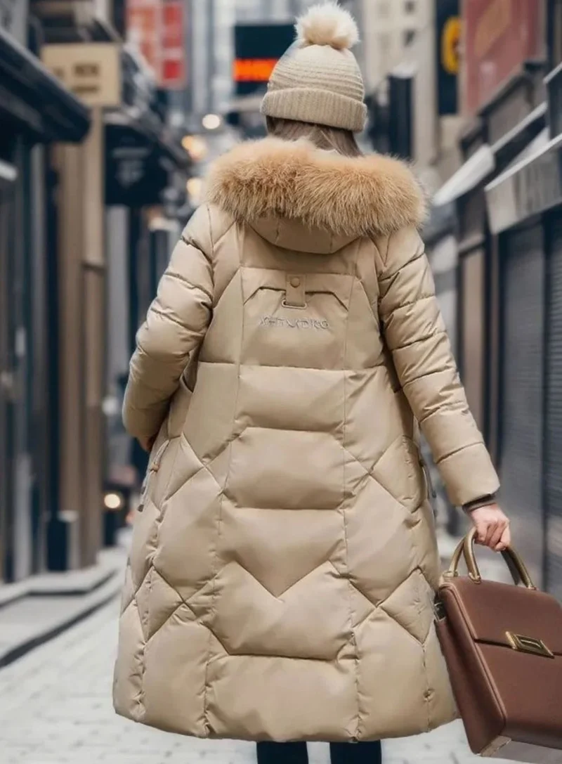 Clara | Damen Langer Daunen-Steppmantel mit Kragen Fellkapuze Wintermantel