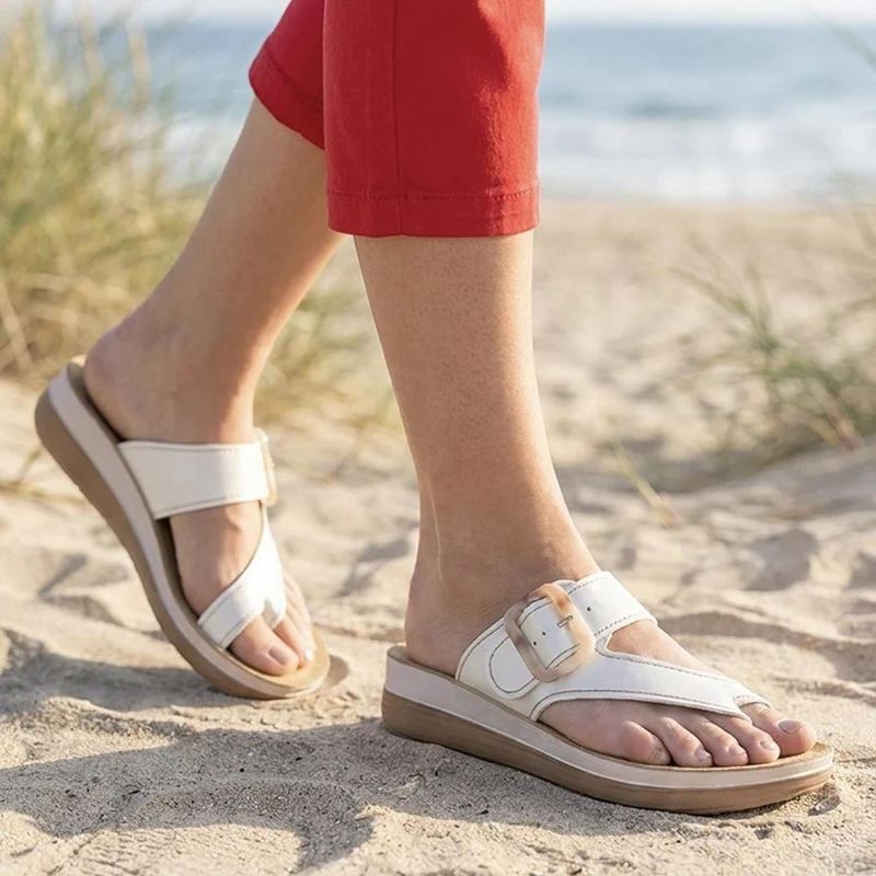 Inblu Buckle Fasten Toe Post Sandals - INB43056 / 330 395 - White