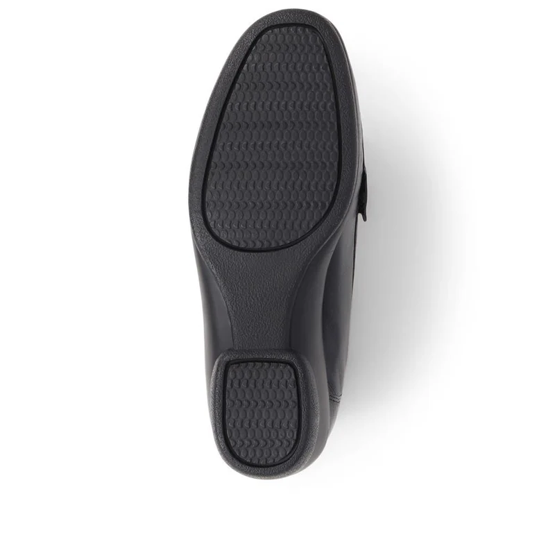 Leather Slip-On Loafers - NAP38023 / 325 236 - Black