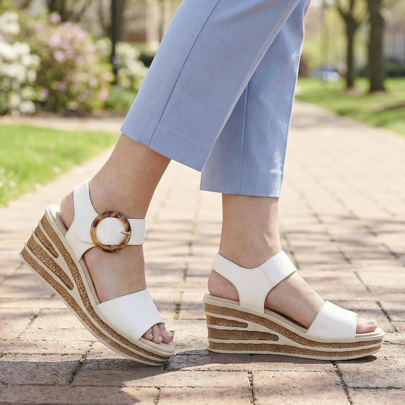 Touch-Fasten Wedge Sandals - WBINS39086 / 325 357 - White