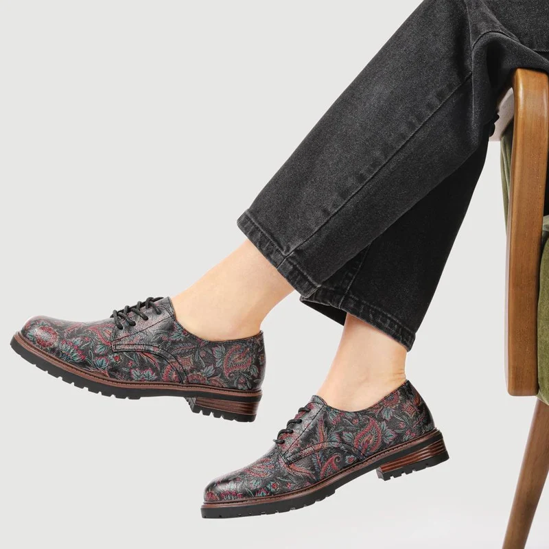 Lace-Up Block Heel Shoes - WOIL42011 / 327 898 - Black Paisley
