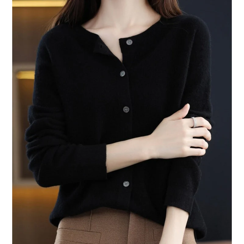 Katharina | Damen Strickjacke mit klassischer Knopfleiste