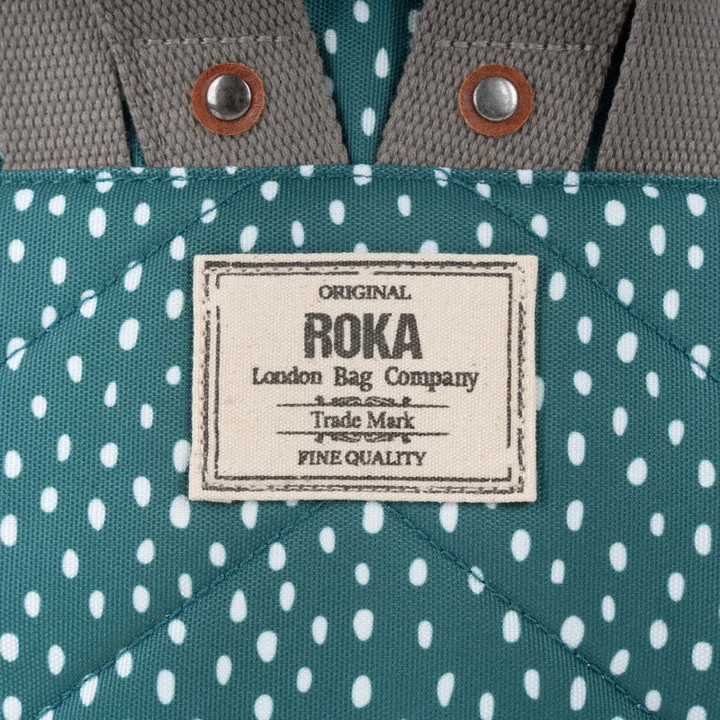 ROKA Bantry B Drizzle Sage Kleine Tasche aus recyceltem Canvas