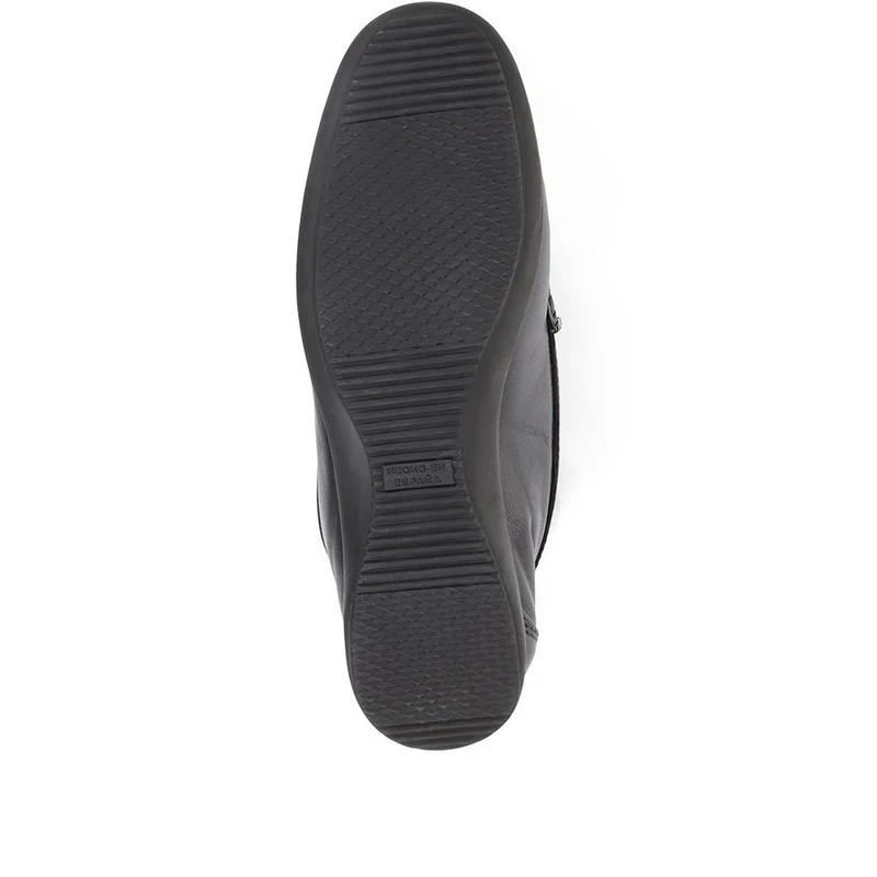 Leather Tassel Loafers - CONT25000 / 309 198 - Black