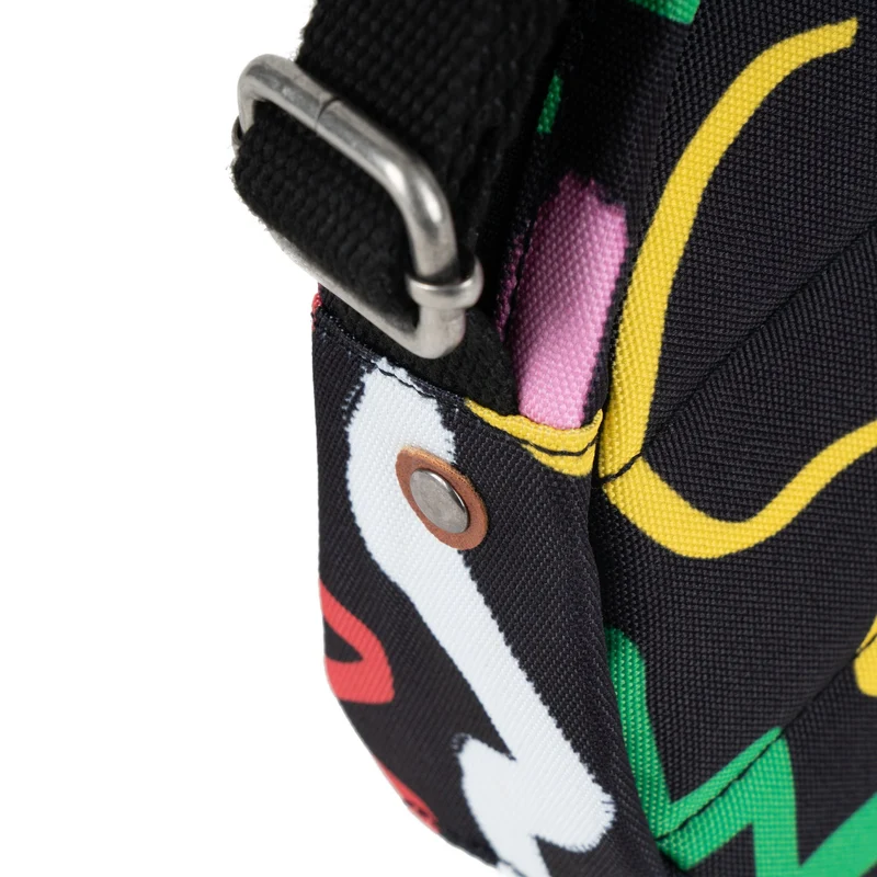 ROKA Paddington Kleine Tasche aus recyceltem Canvas mit Kritzelmuster