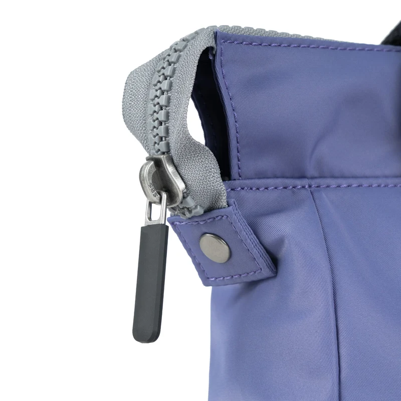 ROKA Black Label Bantry B Dusted Peri Kleiner Beutel aus recyceltem Nylon