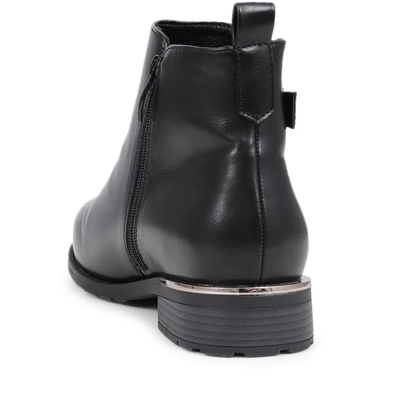Extra-Wide Fit Buckle Detail Ankle Boots - WILLA / 324 177 - Black