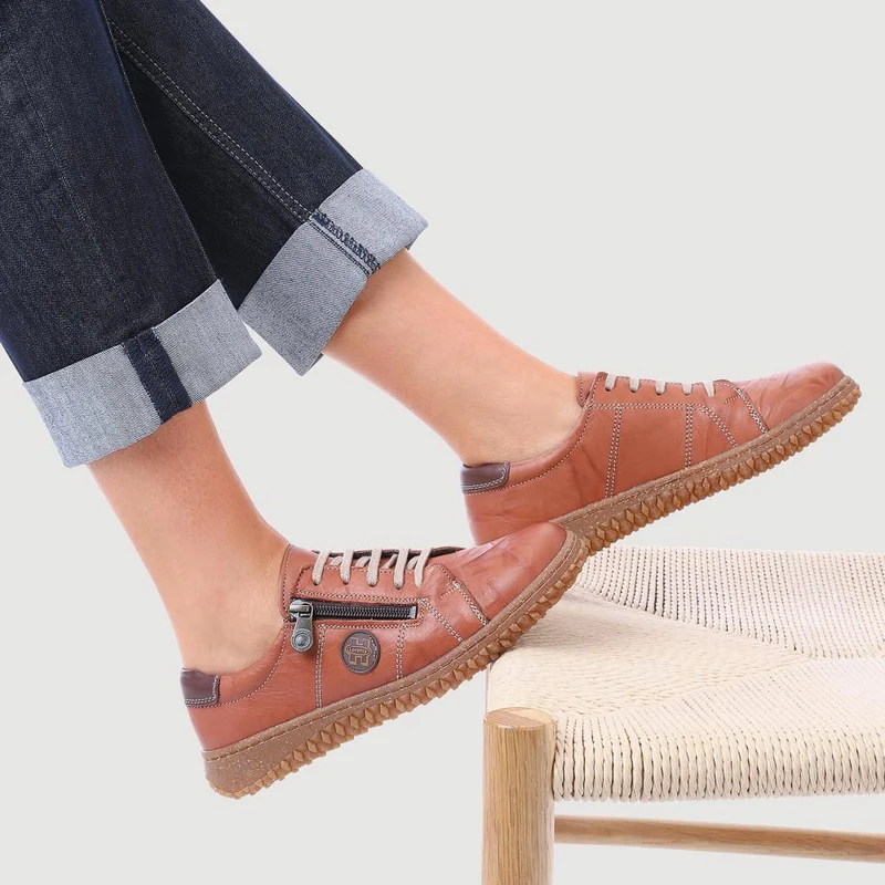 Loretta Leather Trainers - HAK38023 / 324 496 - Tan