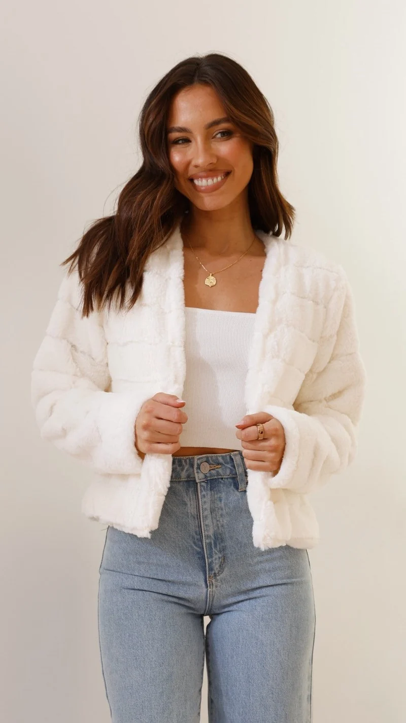 Emilia | Damen Kurze Freizeitjacke mit offenem Frontdesign