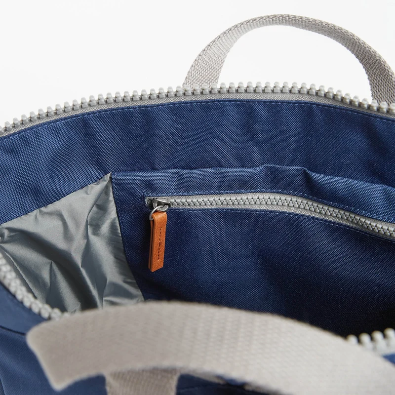 ROKA Bantry B Mineral Medium Tasche aus recyceltem Canvas