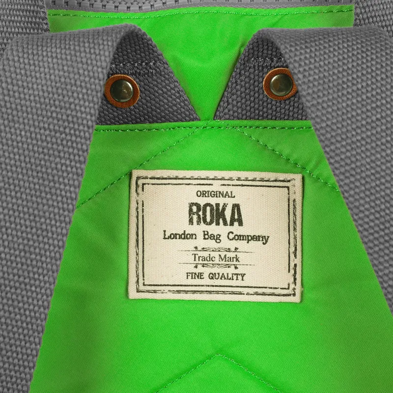 ROKA Bantry B Kelly Green Medium Tasche aus recyceltem Nylon