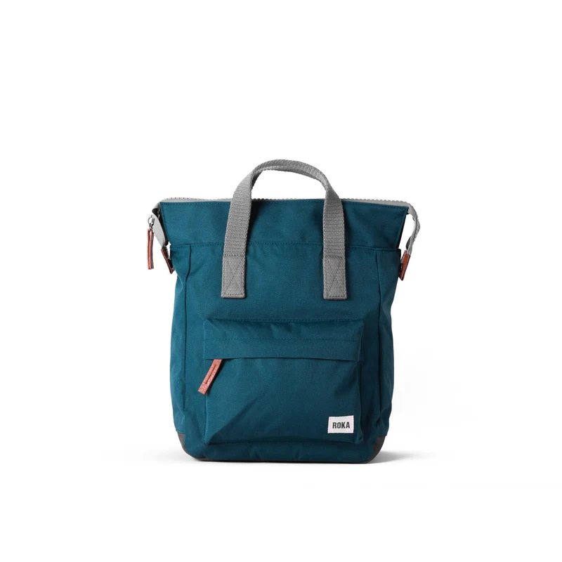 ROKA Bantry Kleine Tasche aus recyceltem Canvas, türkisfarben