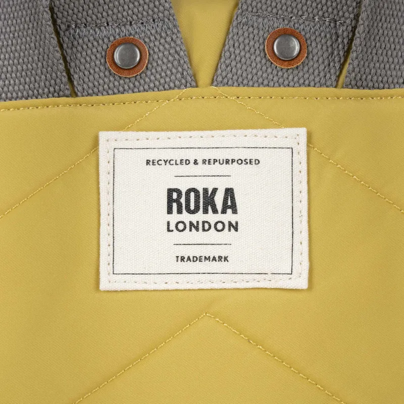 ROKA Bantry B Bamboo Kleine Tasche aus recyceltem Nylon