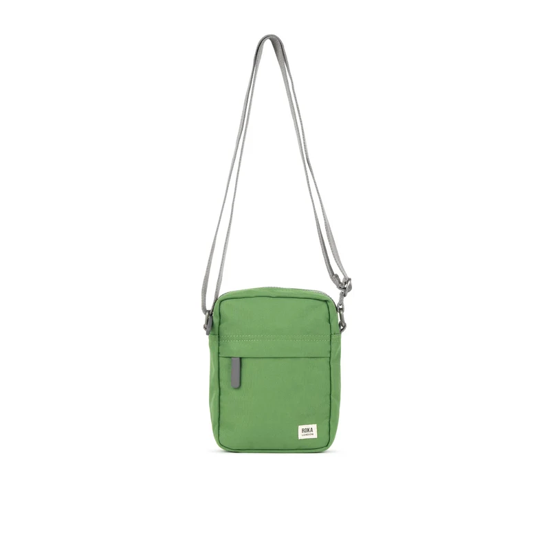 ROKA Bond Tasche aus recyceltem Canvas mit Laubmuster
