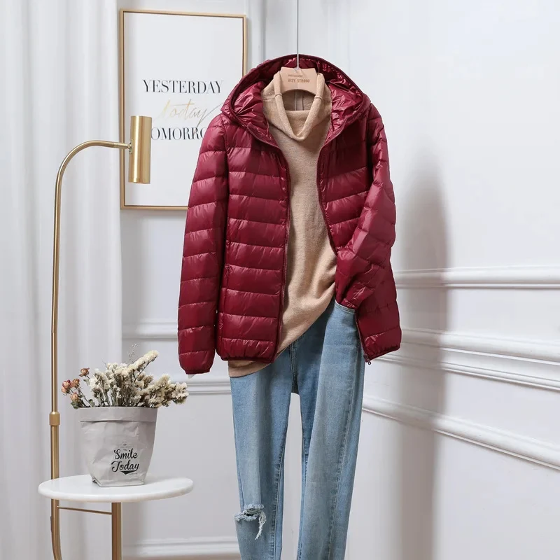 Gudrun | Damen Winterjacke mit Kapuze und Reißverschluss