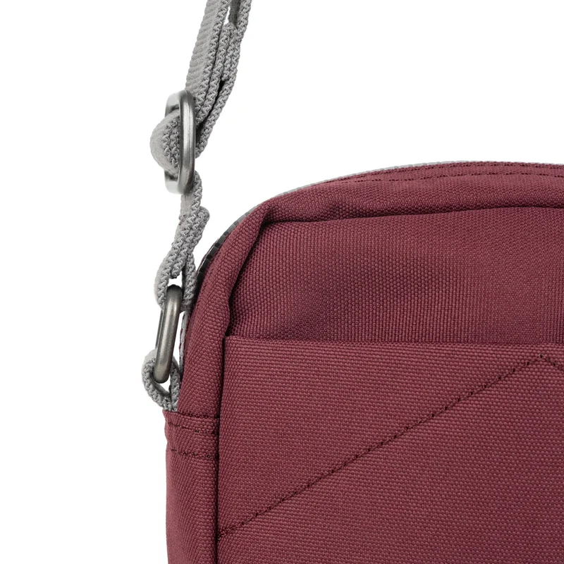 ROKA Bond Zinfandel Tasche aus recyceltem Canvas
