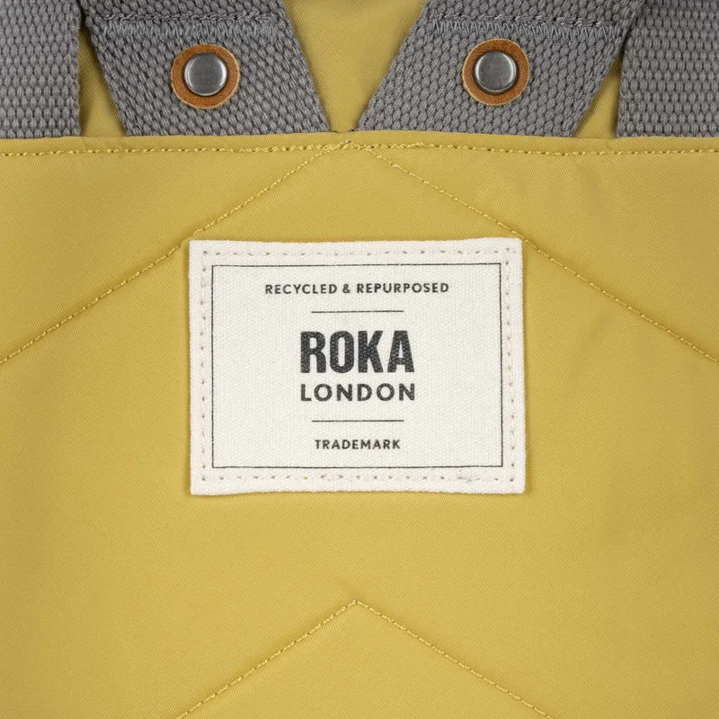 ROKA Canfield B Bambus-Tasche aus recyceltem Nylon, mittelgroß