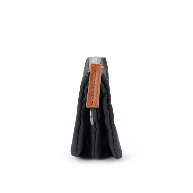 ROKA Carnaby Kleine Geldbörse aus recyceltem Taslon von Ash