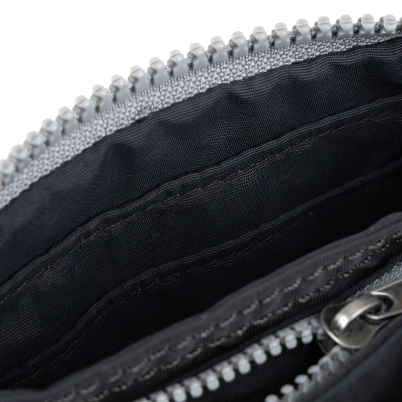ROKA Carnaby Kleine Geldbörse aus recyceltem Taslon von Ash