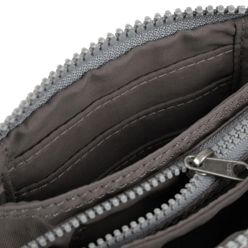 ROKA Carnaby Stormy kleine Geldbörse aus recyceltem Taslon
