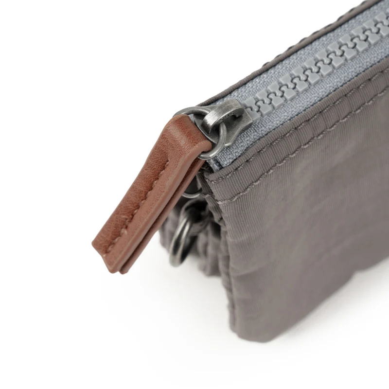 ROKA Carnaby Stormy kleine Geldbörse aus recyceltem Taslon