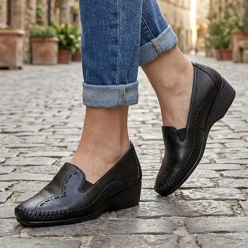 Leather Wedge Loafers - MOEN43004 / 329 555 - Black