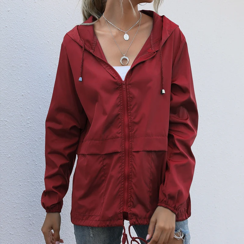 Damenjacke Wasserdicht mit Reißverschluss und Kapuze Stylish und Praktisch