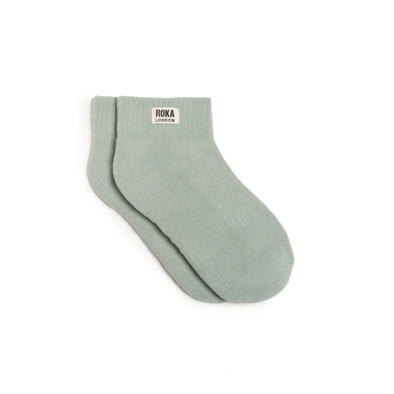ROKA Wembley Kurze Socken aus Bio-Baumwolle - Nebel