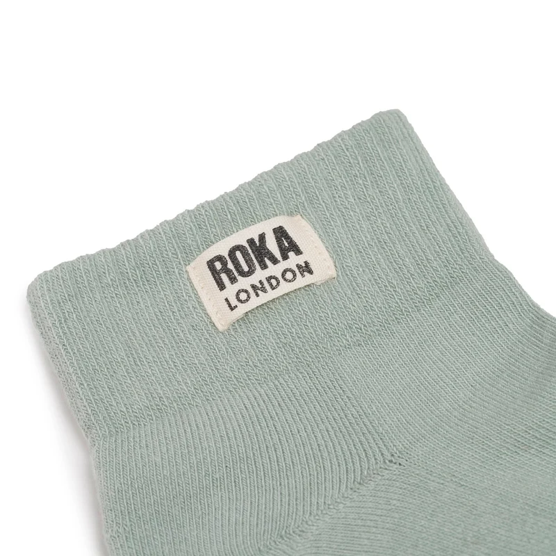 ROKA Wembley Kurze Socken aus Bio-Baumwolle - Nebel