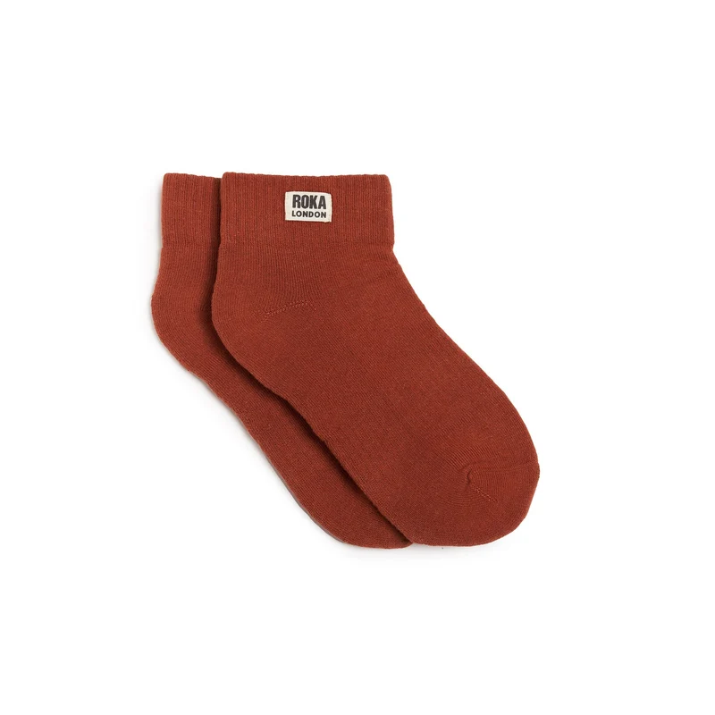 ROKA Wembley Kurze Socken aus Bio-Baumwolle – Bran