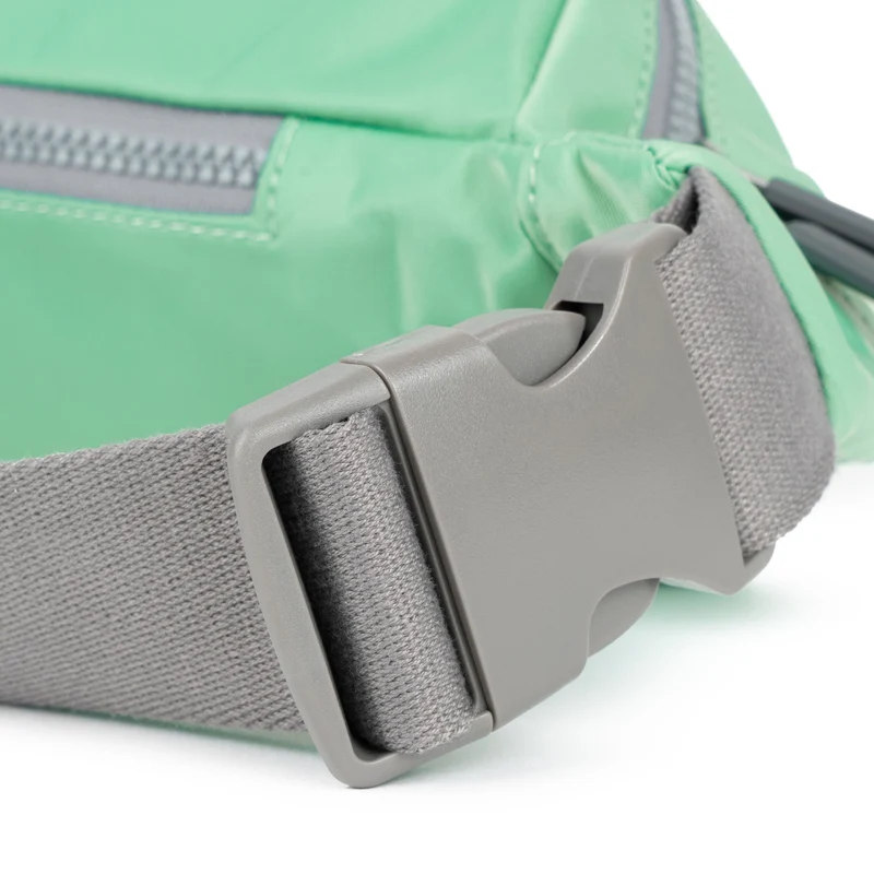 ROKA Jubilee Medium Tasche aus recyceltem Nylon – Matcha