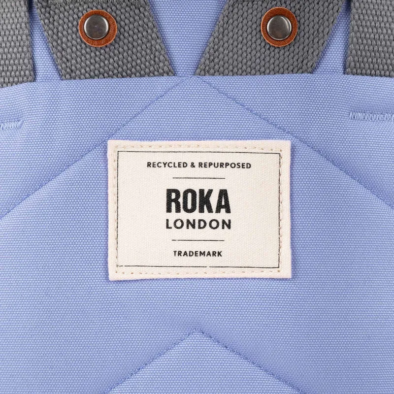 ROKA Finchley Eine mittelgroße Tasche aus recyceltem Canvas von Thistle