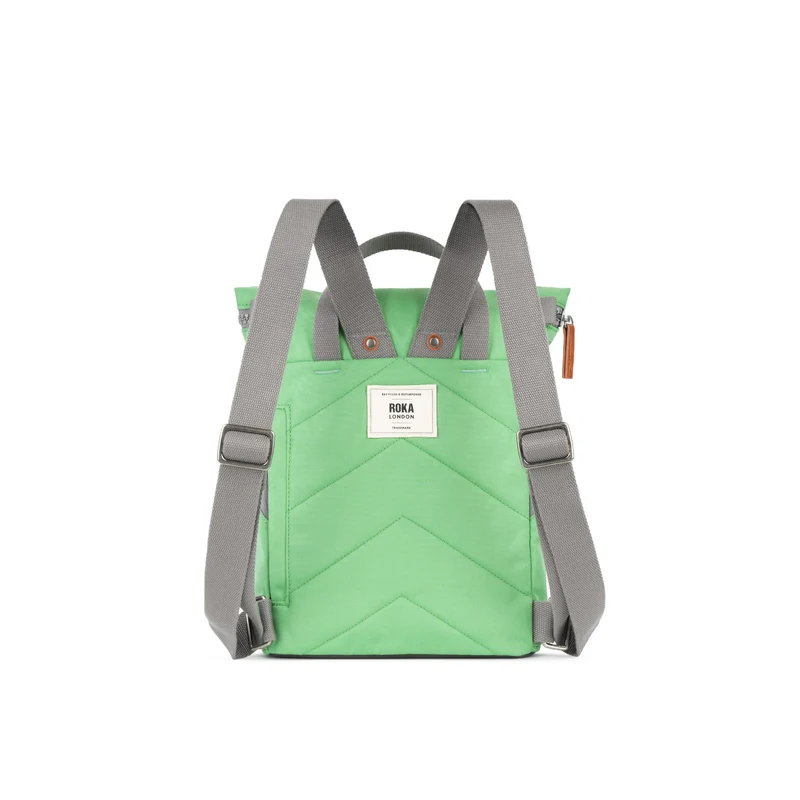ROKA Finchley Eine kleine Tasche aus recyceltem Canvas mit Pfefferminzgrün