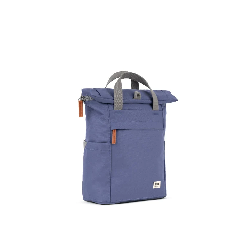 ROKA Finchley Eine kleine Tasche aus recyceltem Canvas der Marke Future Dusk