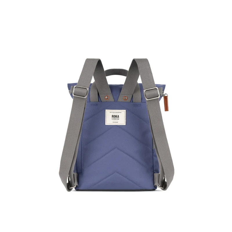 ROKA Finchley Eine kleine Tasche aus recyceltem Canvas der Marke Future Dusk