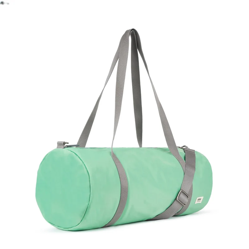 ROKA City Medium Tasche aus recyceltem Nylon – Matcha