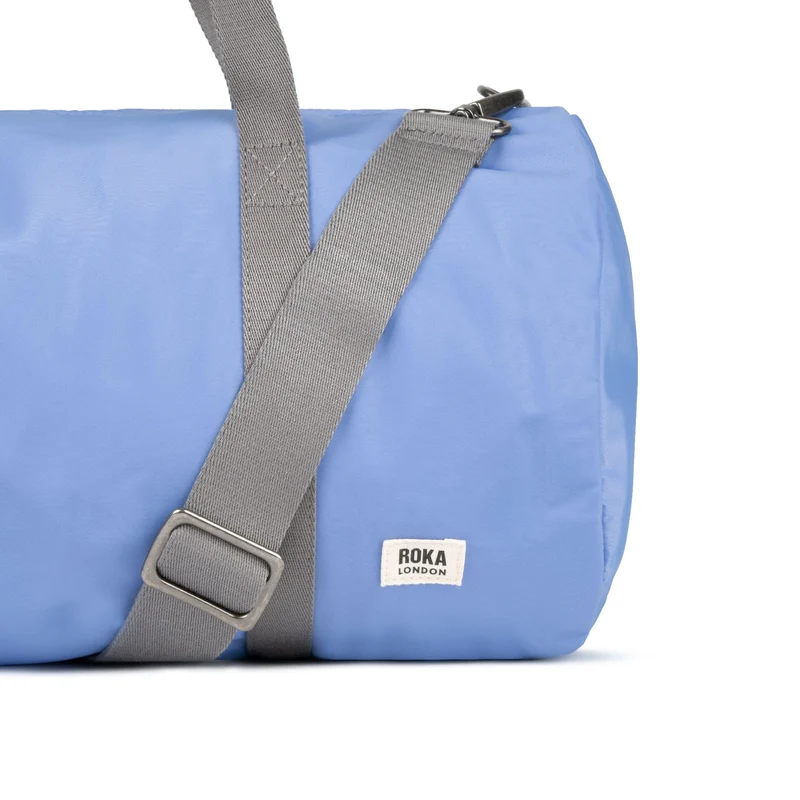 ROKA City Medium Tasche aus recyceltem Nylon – Jacaranda