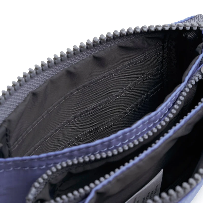 ROKA Carnaby Jacaranda Kleine Geldbörse aus recyceltem Nylon-Ripstop