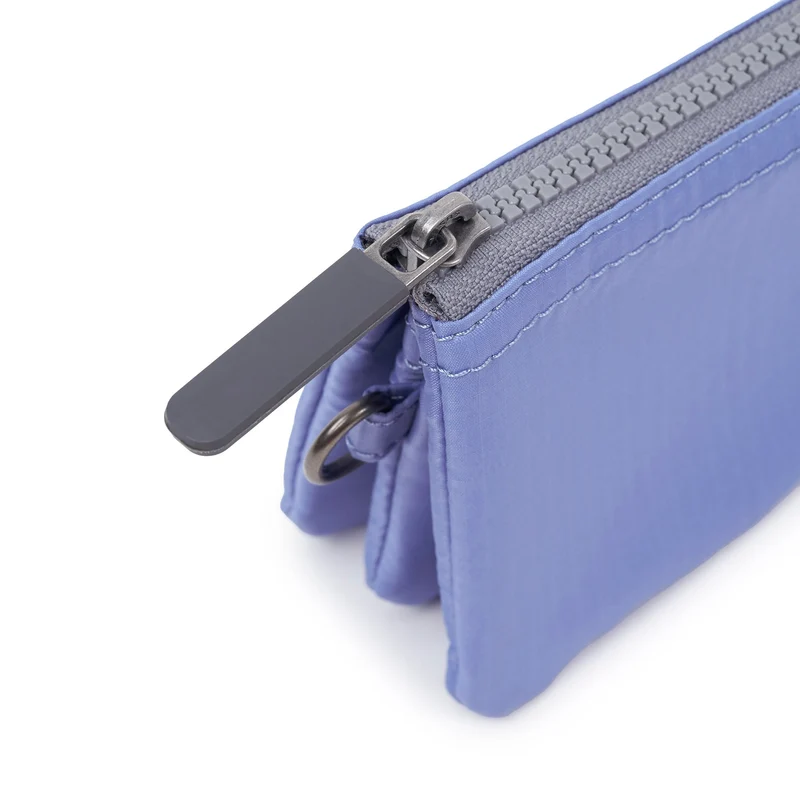 ROKA Carnaby Jacaranda Kleine Geldbörse aus recyceltem Nylon-Ripstop