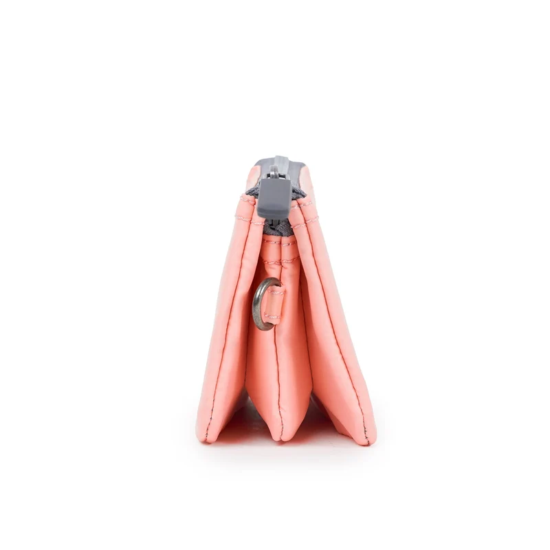 ROKA Carnaby Kleine Geldbörse aus recyceltem Nylon-Ripstop von English Rose