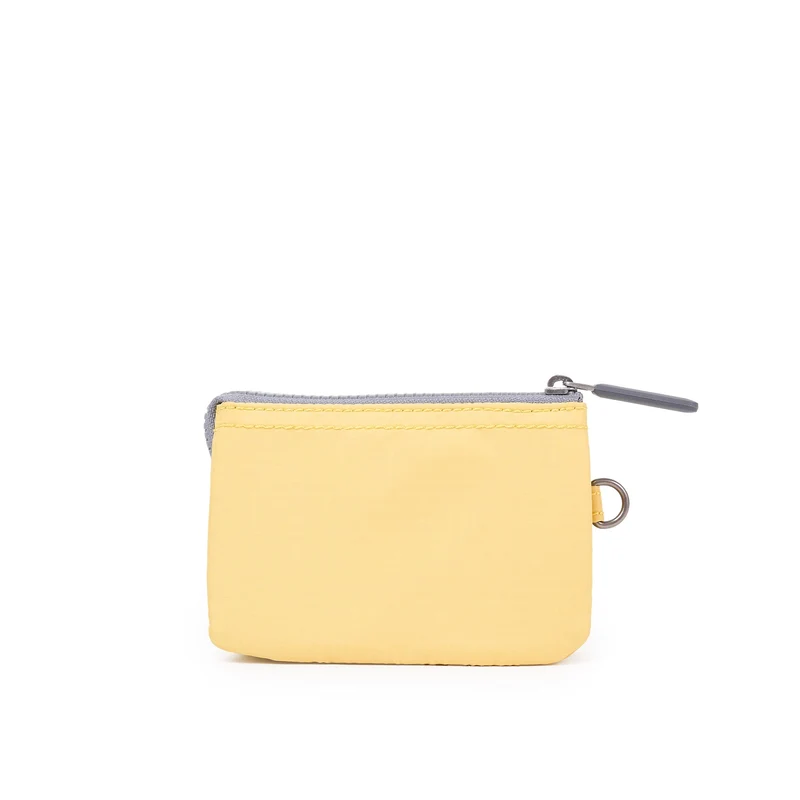 ROKA Carnaby Kleine Handtasche aus recyceltem Nylon-Ripstop in Zitronengelb