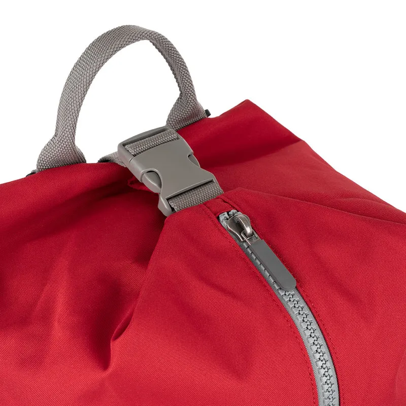 ROKA Heathrow Große Tasche aus recyceltem Canvas - Marsrot