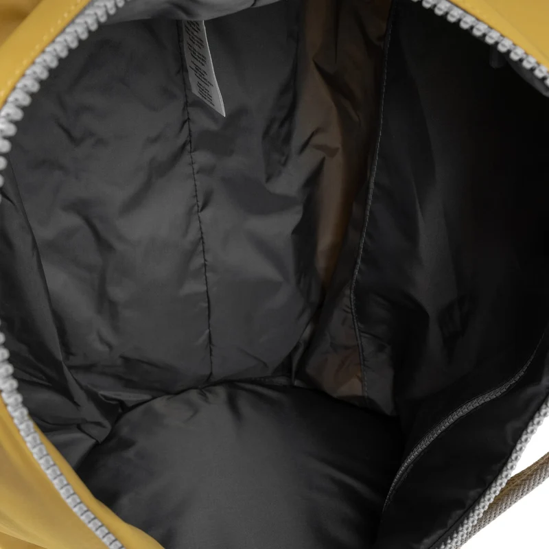 ROKA Heathrow Große Tasche aus recyceltem Canvas - Mais