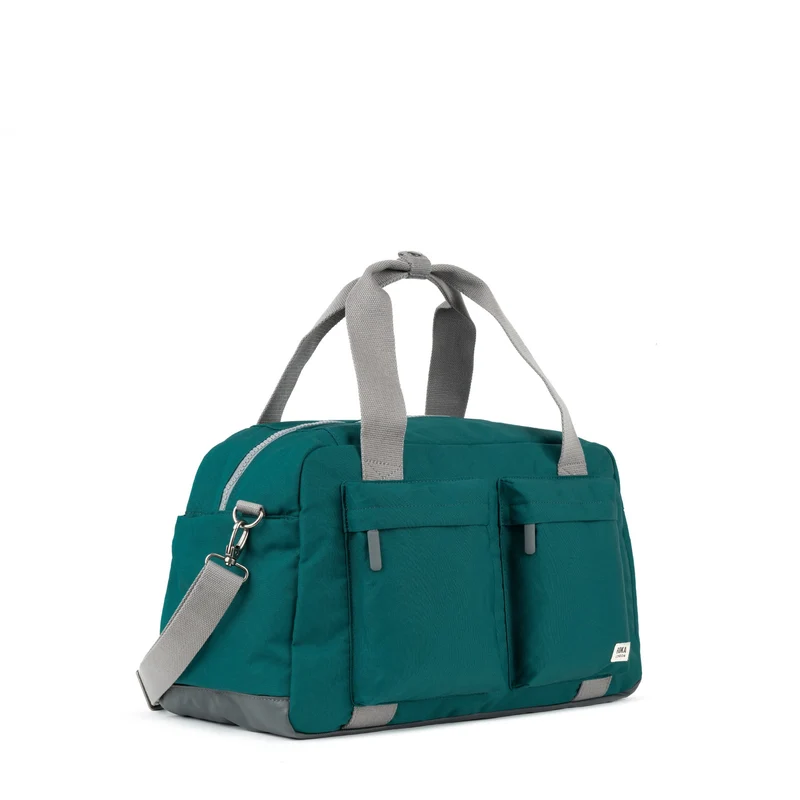 ROKA Gatwick Mittelgroße Tasche aus recyceltem Canvas - Blaugrün