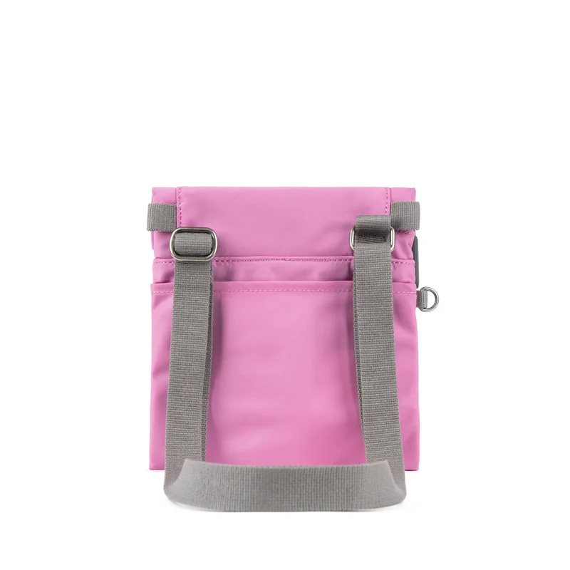 ROKA Kleine Stratford-Tasche aus recyceltem Nylon - Orchidee