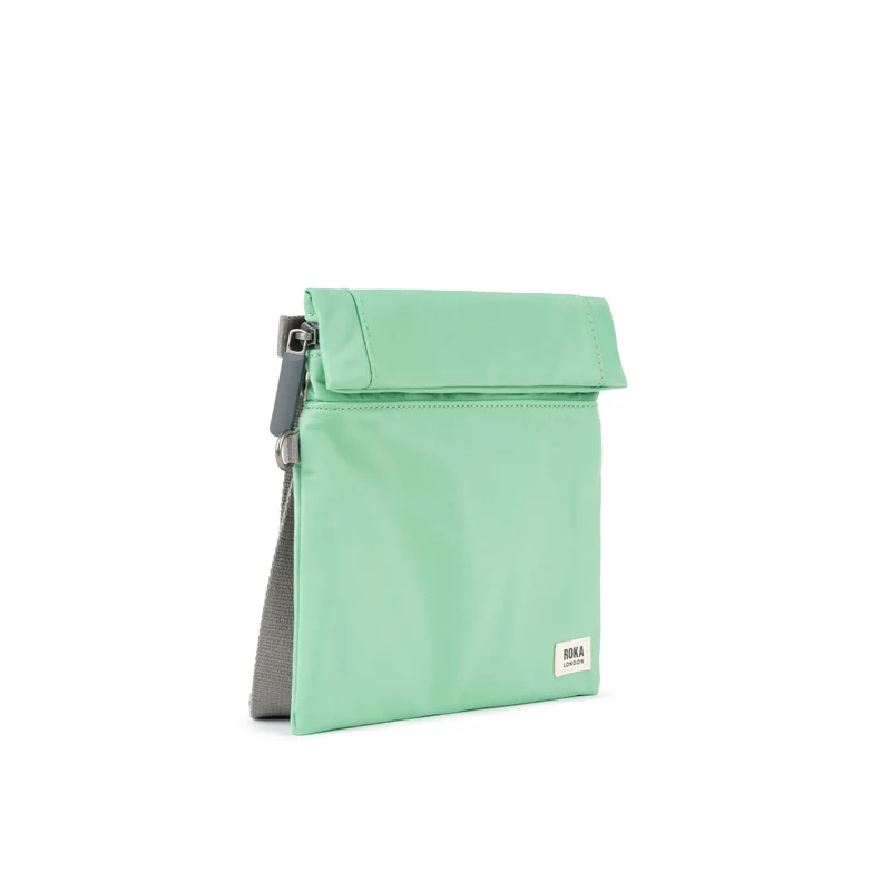 ROKA Kleine Stratford-Tasche aus recyceltem Nylon - Matcha